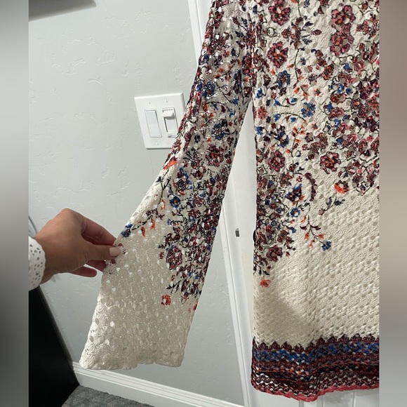 Xhilaration bell sleeve dress lace - Picture 3 of 8